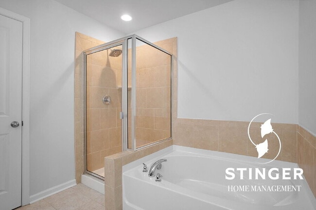 Building Photo - 108 Saluda Way