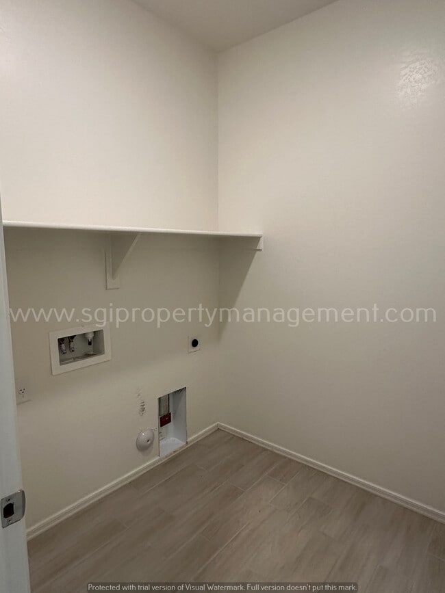 Building Photo - 1781 E Desert Breeze Pl