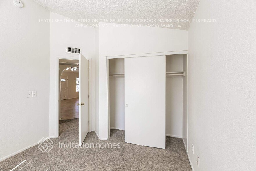 Building Photo - 8917 W Indianola Ave