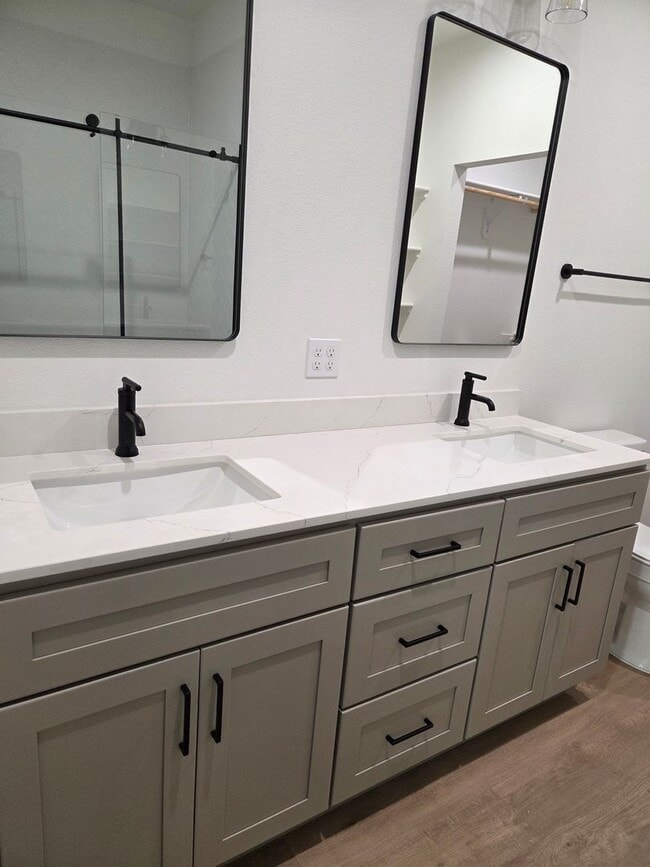 Building Photo - Brand New Build on Old Alturas - ALL Electric with City of Redding Solar!