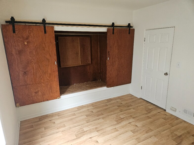 Building Photo - 1604 Coleman Ave