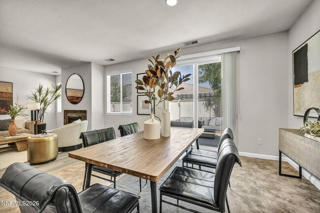 Building Photo - 10740 Cedar Rock Dr