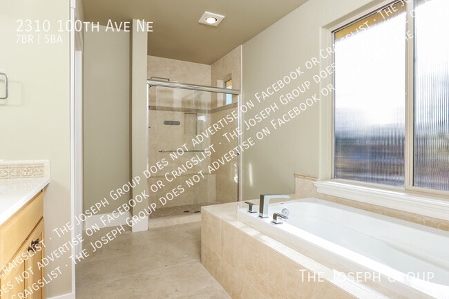 Building Photo - 2310 100th Ave NE