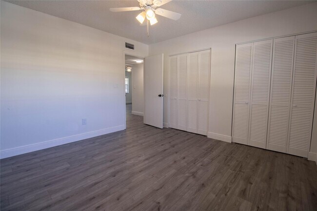 Building Photo - 1507 Argyle Dr