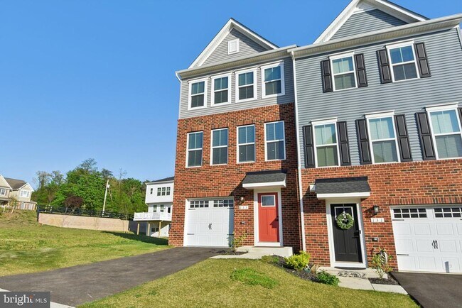 Building Photo - 133 Woodgate Cir