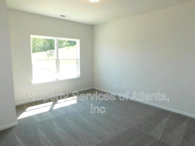 Building Photo - 246 Dupont Dr