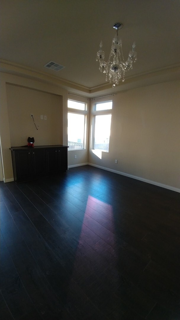 Building Photo - Multi level