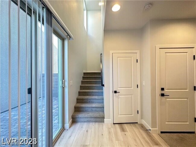 Building Photo - 11611 Earth Stone Ave