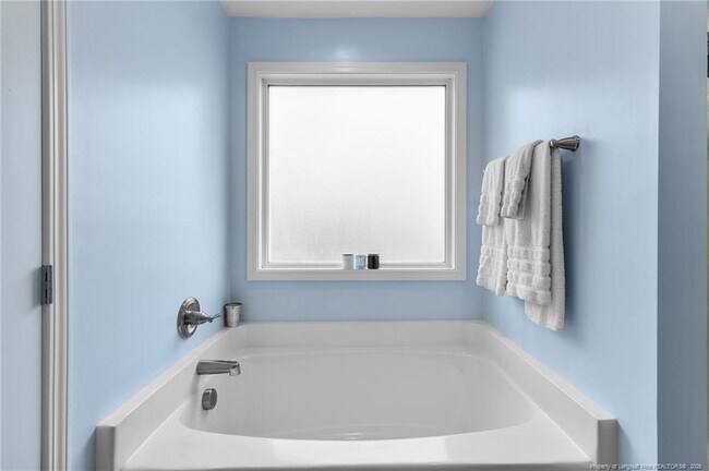 Building Photo - 50 Basswood Ct