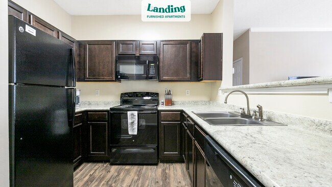 Building Photo - 4610 Crowne Lake Cir