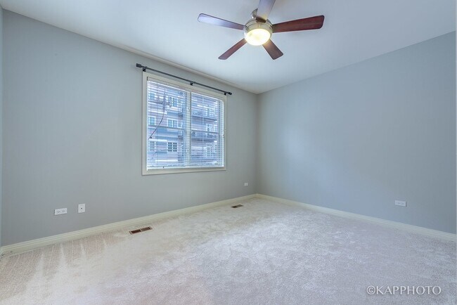 Building Photo - 1117 W Monroe St