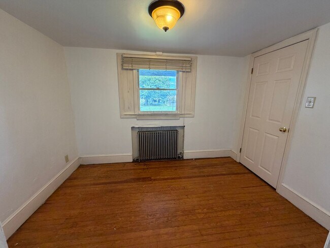 Building Photo - 645 E Boundary Ave