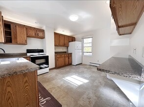 Building Photo - 34 Woodbridge St