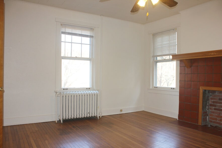 Building Photo - 5840 Alderson St