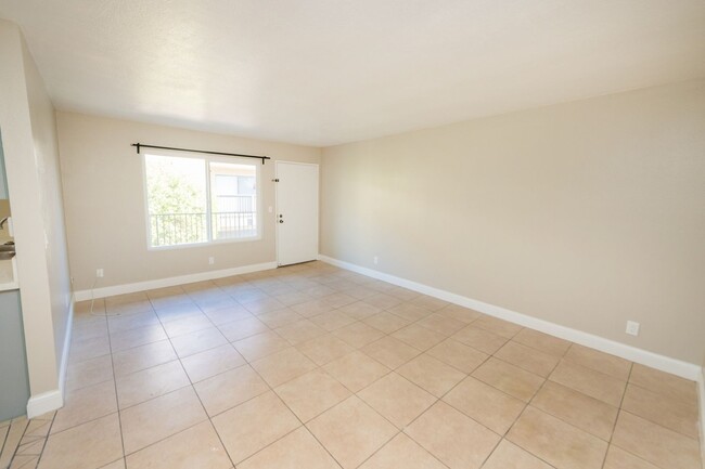 Building Photo - IMPERIAL BEACH / 2 Bedroom 1 bath  / $2400...