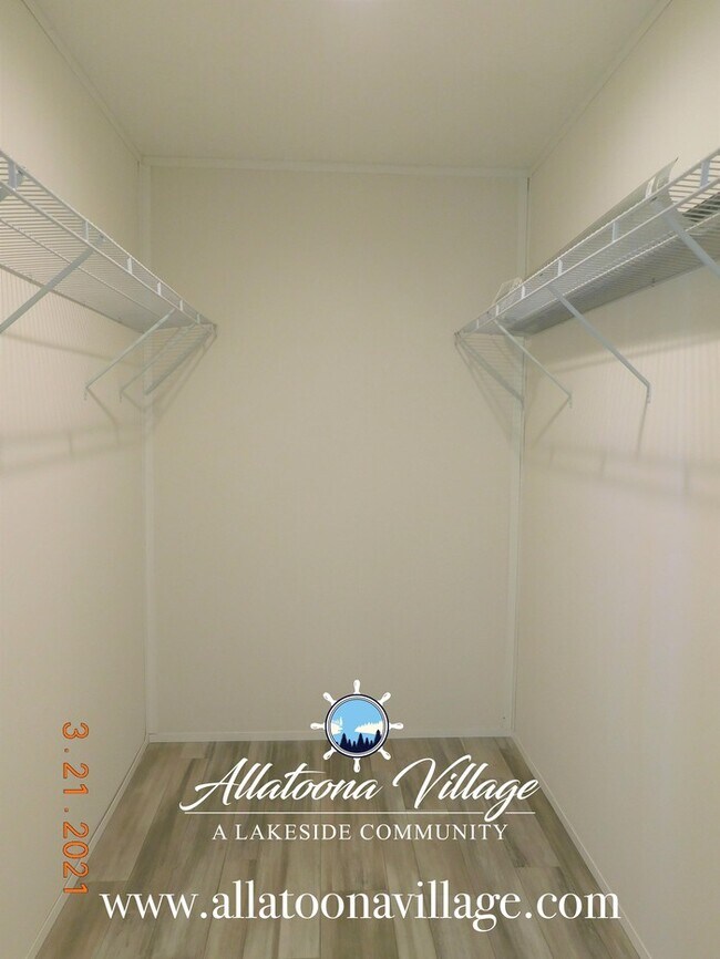 Building Photo - 3BR/2Bth w/ Lake Access and Pet Friendly i...