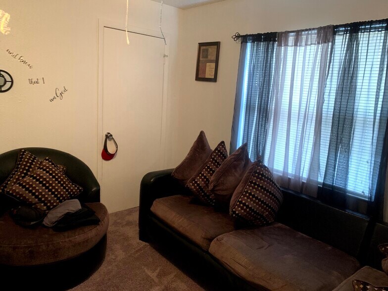 Building Photo - 4134 12th Ave S