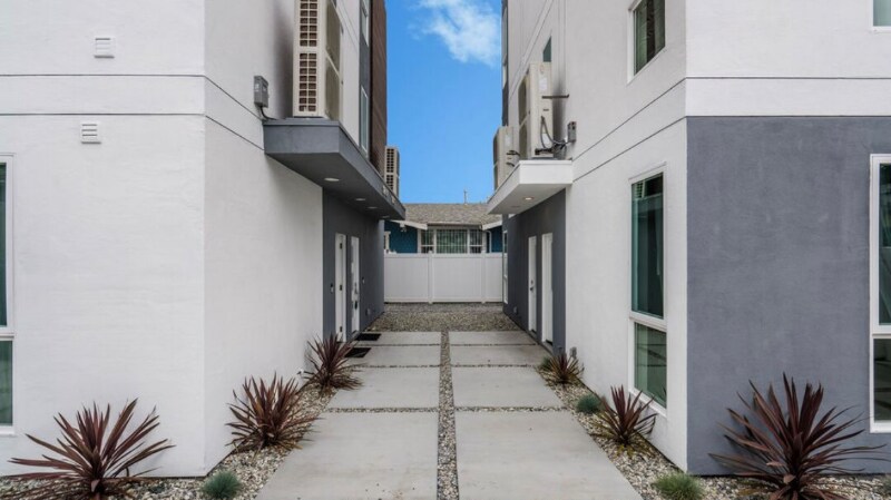 Building Photo - 3987 Dalton Ave