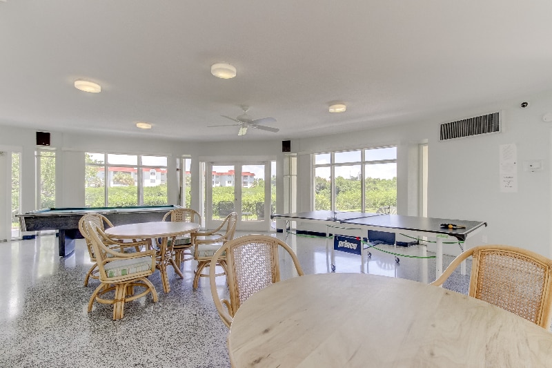 Building Photo - 4480 Overlook Dr NE