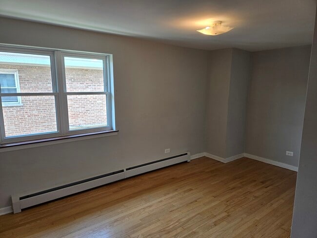 Building Photo - 4712 N Olcott Ave