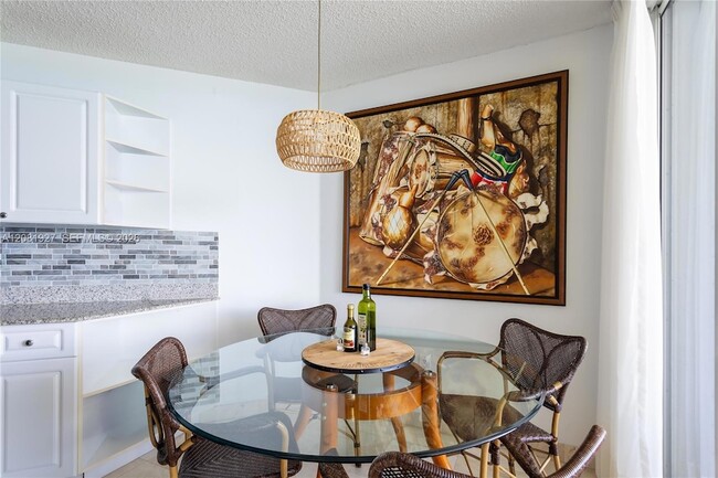 Building Photo - 16711 Collins Ave