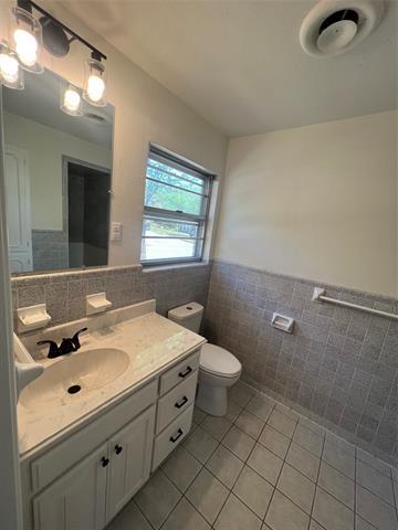 Building Photo - 1501 W Chestnut St