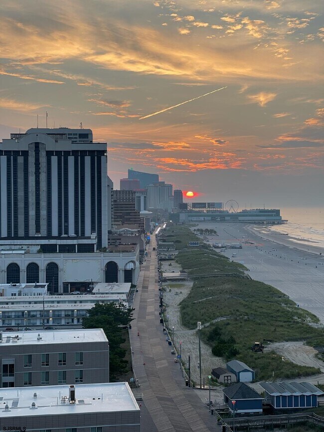 Building Photo - 3851 Boardwalk