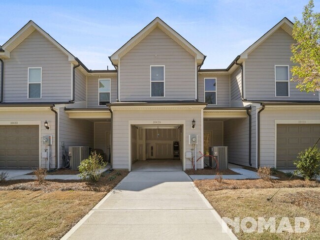 Building Photo - Spring deal : 500$ rewards for a 15 month rental lease - Elegant  3br/2.5 bath Townhome available...