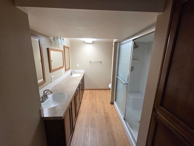 Building Photo - 3Bedroom, 2.5 Bath Mid Century Modern Home...