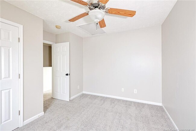 Building Photo - 1414-1412 Seabiscuit Dr