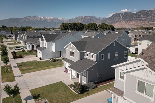 Building Photo - 455 S 390 W