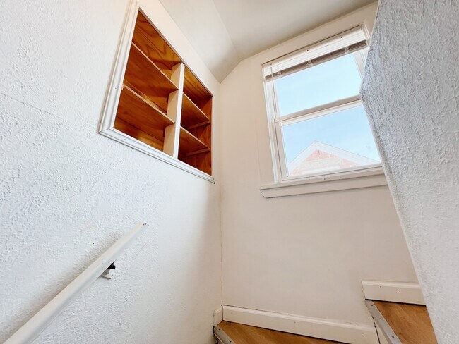 Building Photo - 4530 Wood Ave