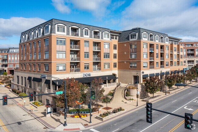 Building Photo - 510-608 W Touhy Ave