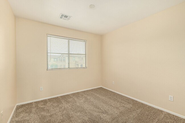 Building Photo - STUNNING 5 Bedroom Home in Peoria!