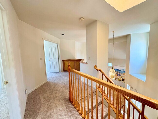 Building Photo - 5017 Toyon Way