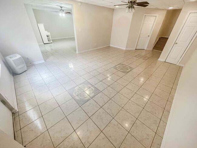 Building Photo - Alpharetta - 3BR - Finished Basement!