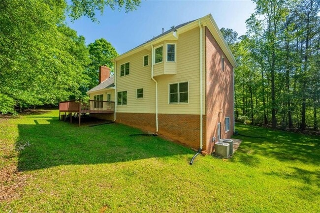 Building Photo - 219 Deerhill Dr