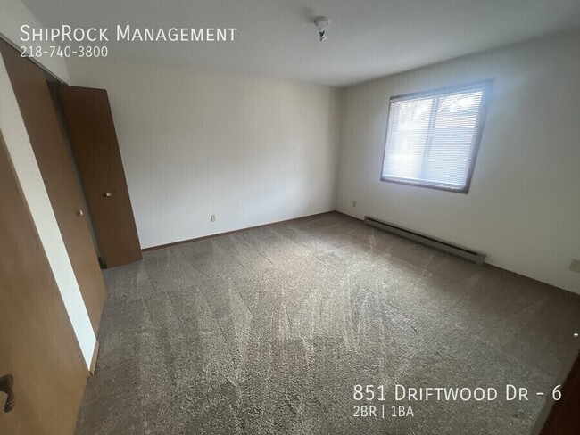 Building Photo - 851 Driftwood Dr