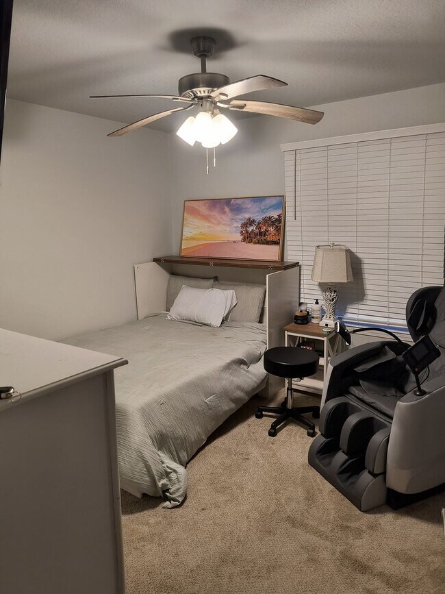 Building Photo - BEAUTIFUL 3 Bedroom Home UNFURNISHED