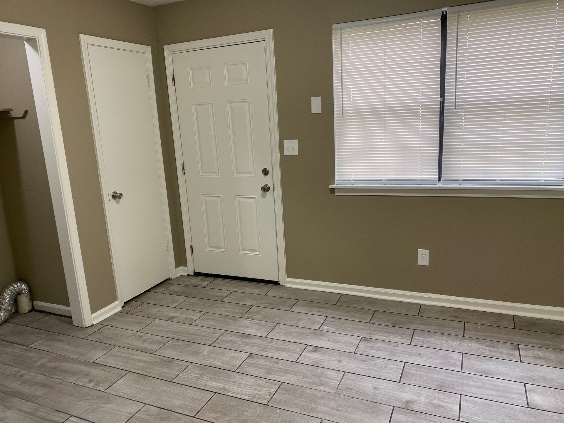 Building Photo - 29 Woodmont Dr