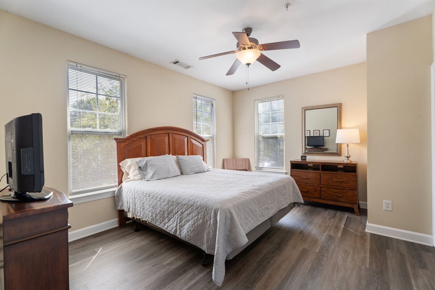 Building Photo - 2124 Brisbane Woods Way