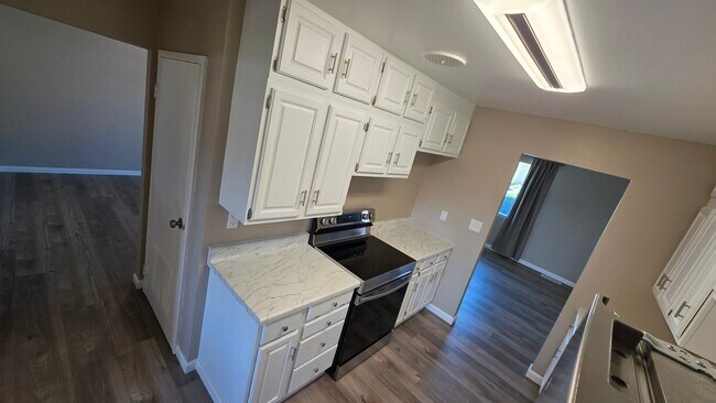 Building Photo - 505 Newcomer St