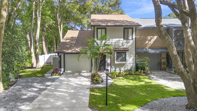 Building Photo - 805 Clake St