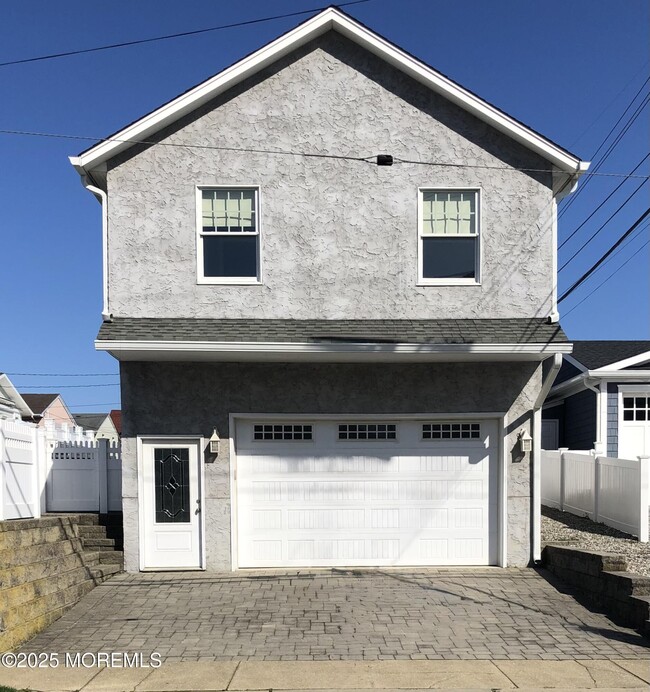 Building Photo - 111 4th Ave