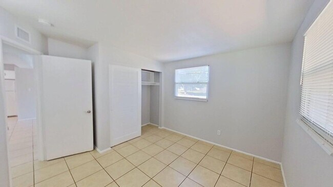 Building Photo - 3-bedroom 1-bath in Largo/Seminole area