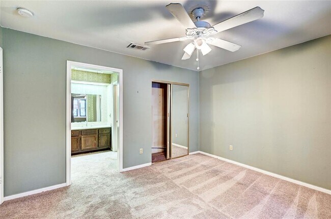 Building Photo - 2610 Princess Ln