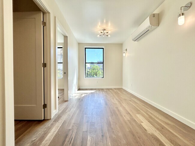 Building Photo - 524 W 134th St
