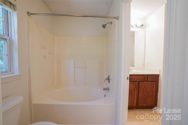 Building Photo - 3210 Summerfield Ridge Ln