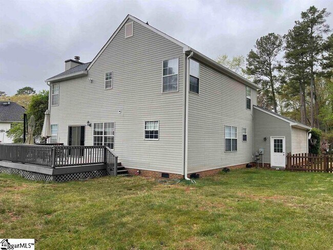 Building Photo - 303 Adirondack Way