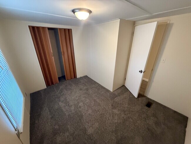 Building Photo - 381 Old Hickory Ln